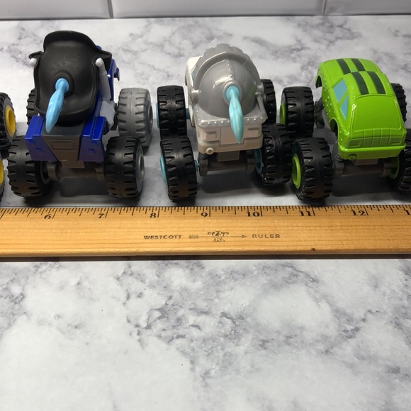 Blaze and the Monster Machines Trucks - Picture 11 of 13